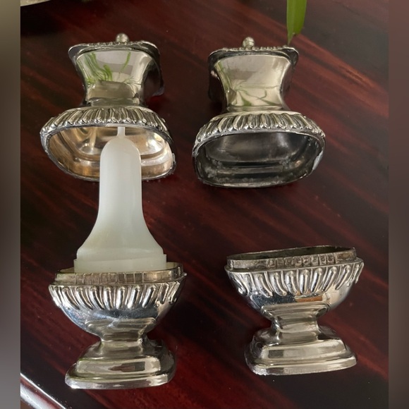 Vintage Grenadier Silver Plated Salt & Pepper Shakers - Picture 7 of 15